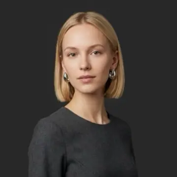 Hanna Schneider voice